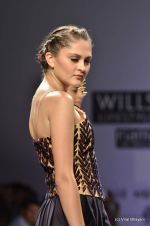 Model walk the ramp for Bhanuni by Jyoti Sharma Show at Wills Lifestyle India Fashion Week 2012 day 3 on 8th Oct 2012 (109).JPG